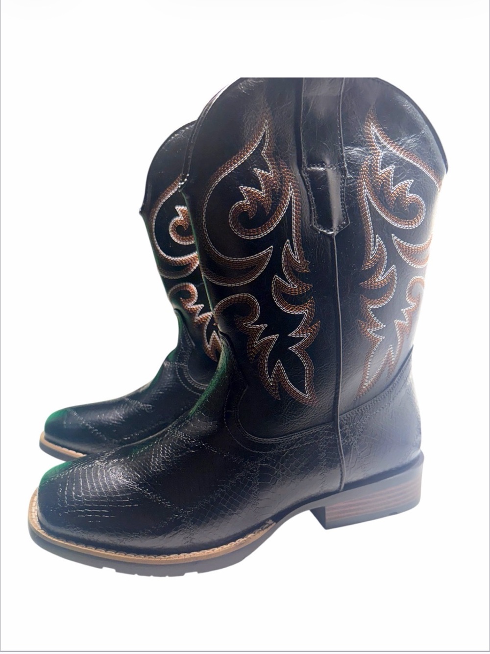 Women's Black Western Heeled Boots with Embroidered Detail